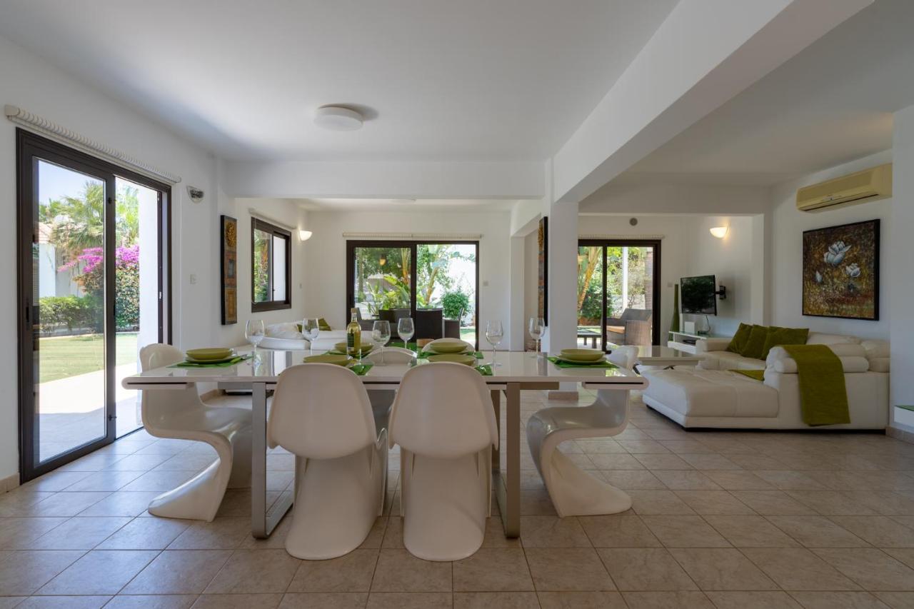 Lime 3-Bedroom Villa In Protaras Esterno foto