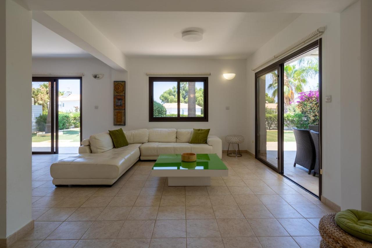 Lime 3-Bedroom Villa In Protaras Esterno foto