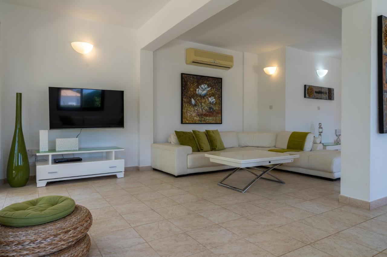 Lime 3-Bedroom Villa In Protaras Esterno foto