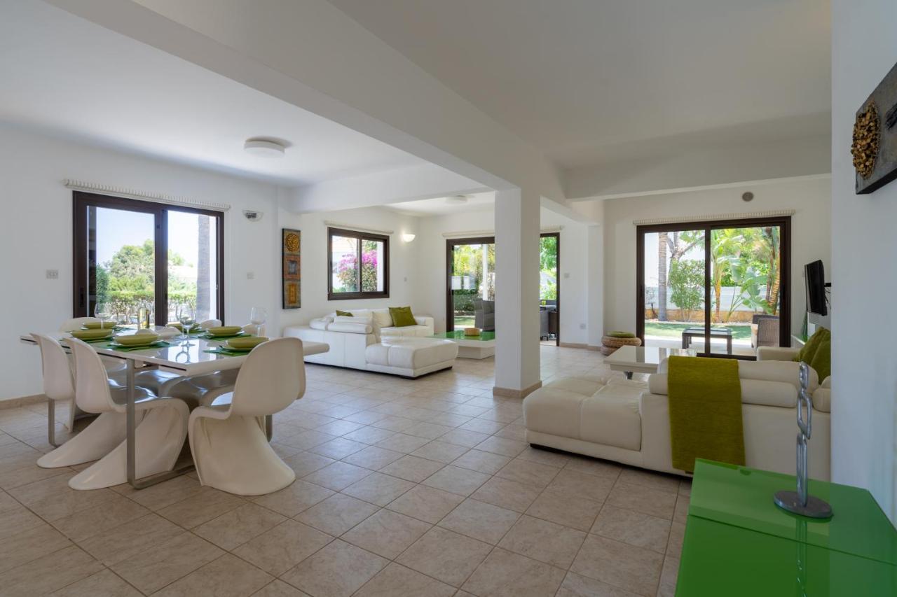 Lime 3-Bedroom Villa In Protaras Esterno foto