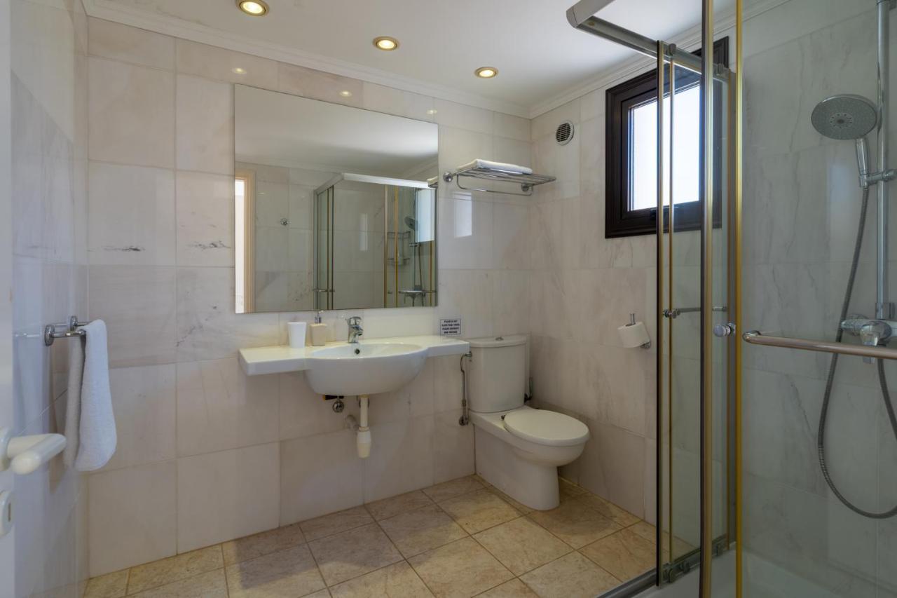 Lime 3-Bedroom Villa In Protaras Esterno foto